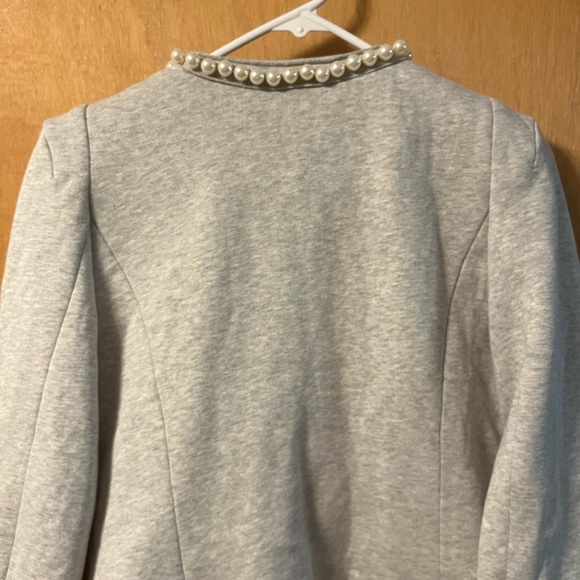 Gray blazer sweater with pearl design - Picture 3 of 5